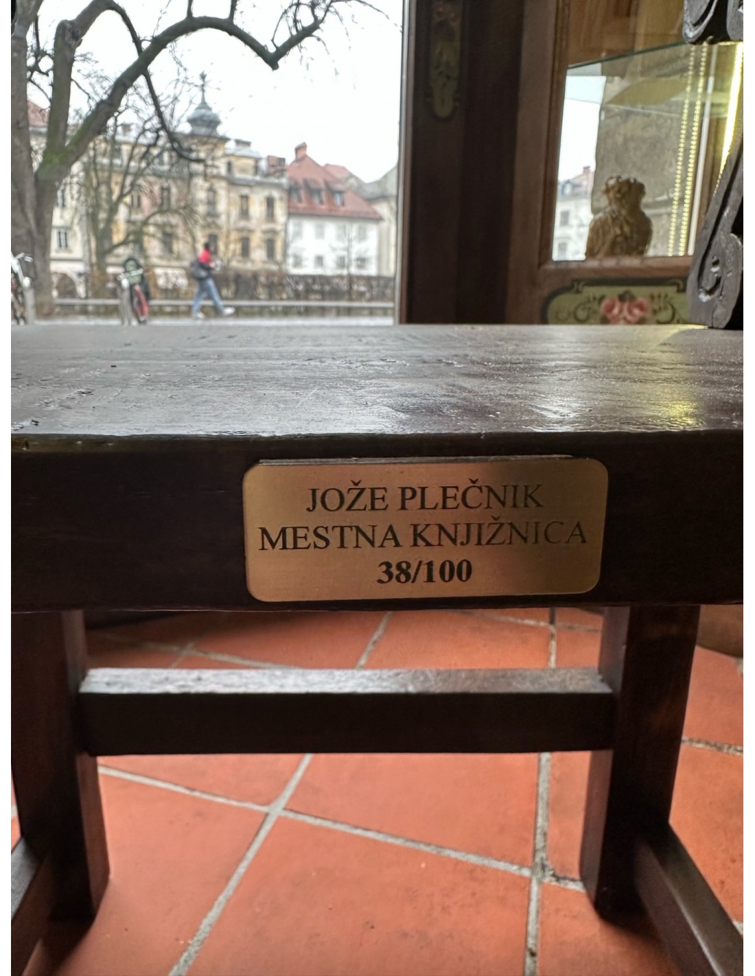 stol, Mestna knjižnica 2