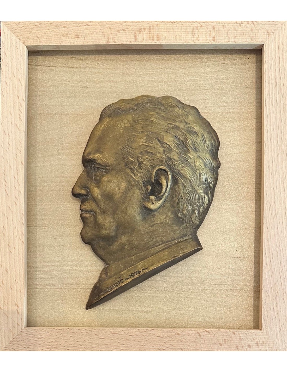 Tito relief